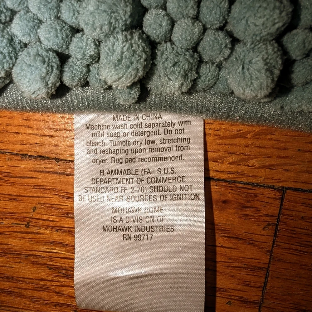 NWT METAPHOR Heather GREEN Soft Plush 27 in x 32 in BATH RUG